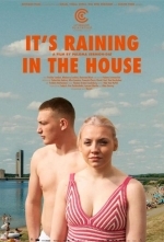 В доме идет дождь